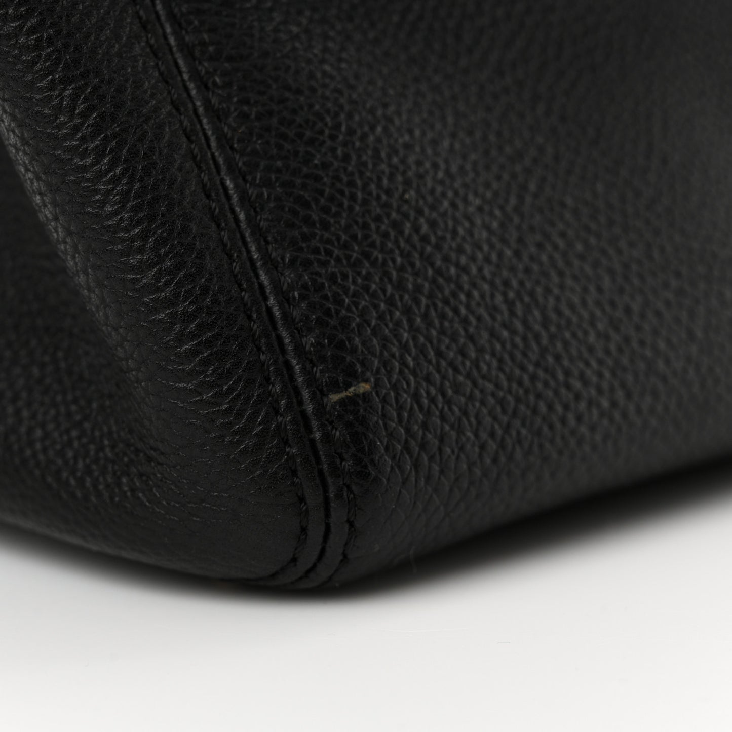 Caviar Medium Cerf Executive Shopper Tote Black