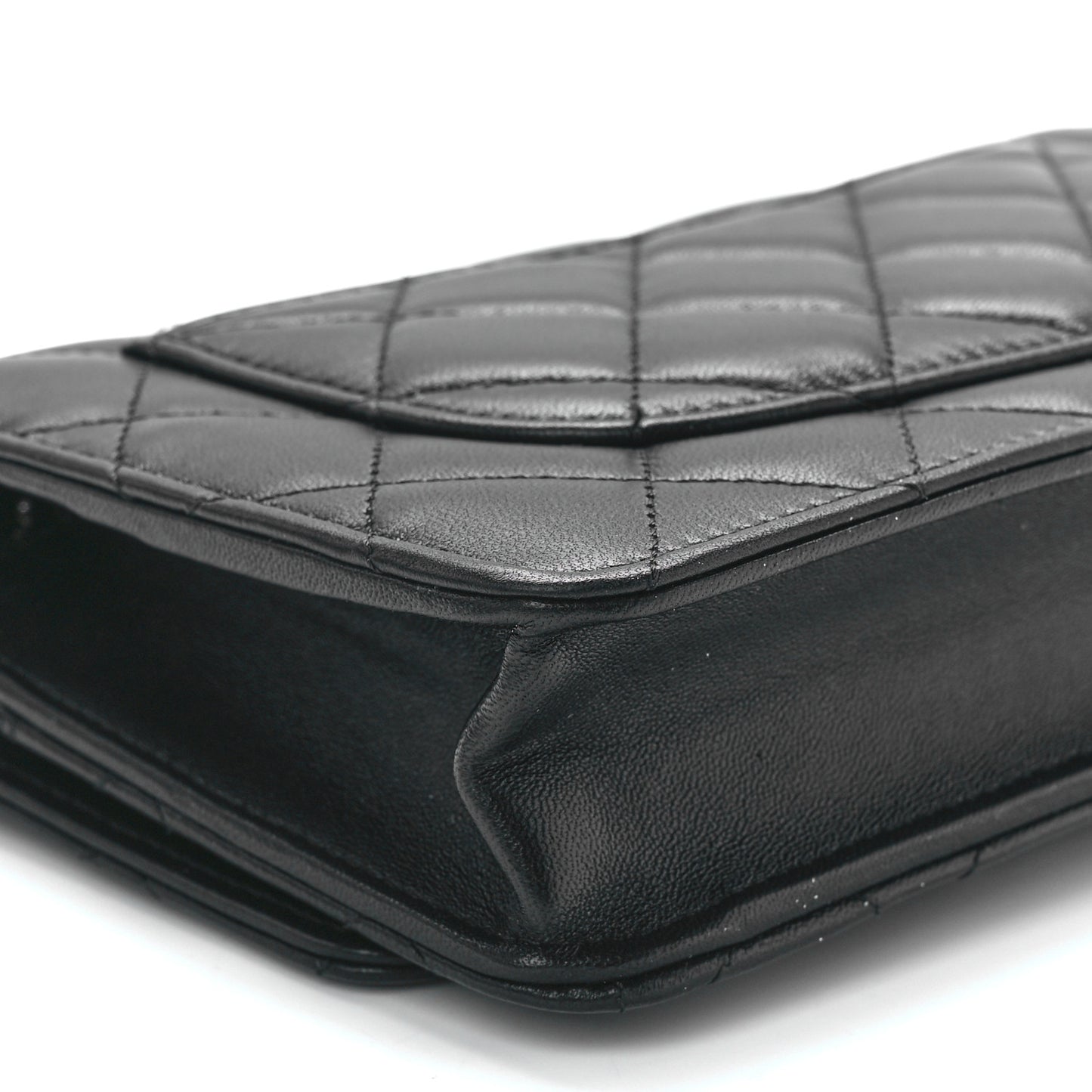 Lambskin Quilted Wallet On Chain WOC Black