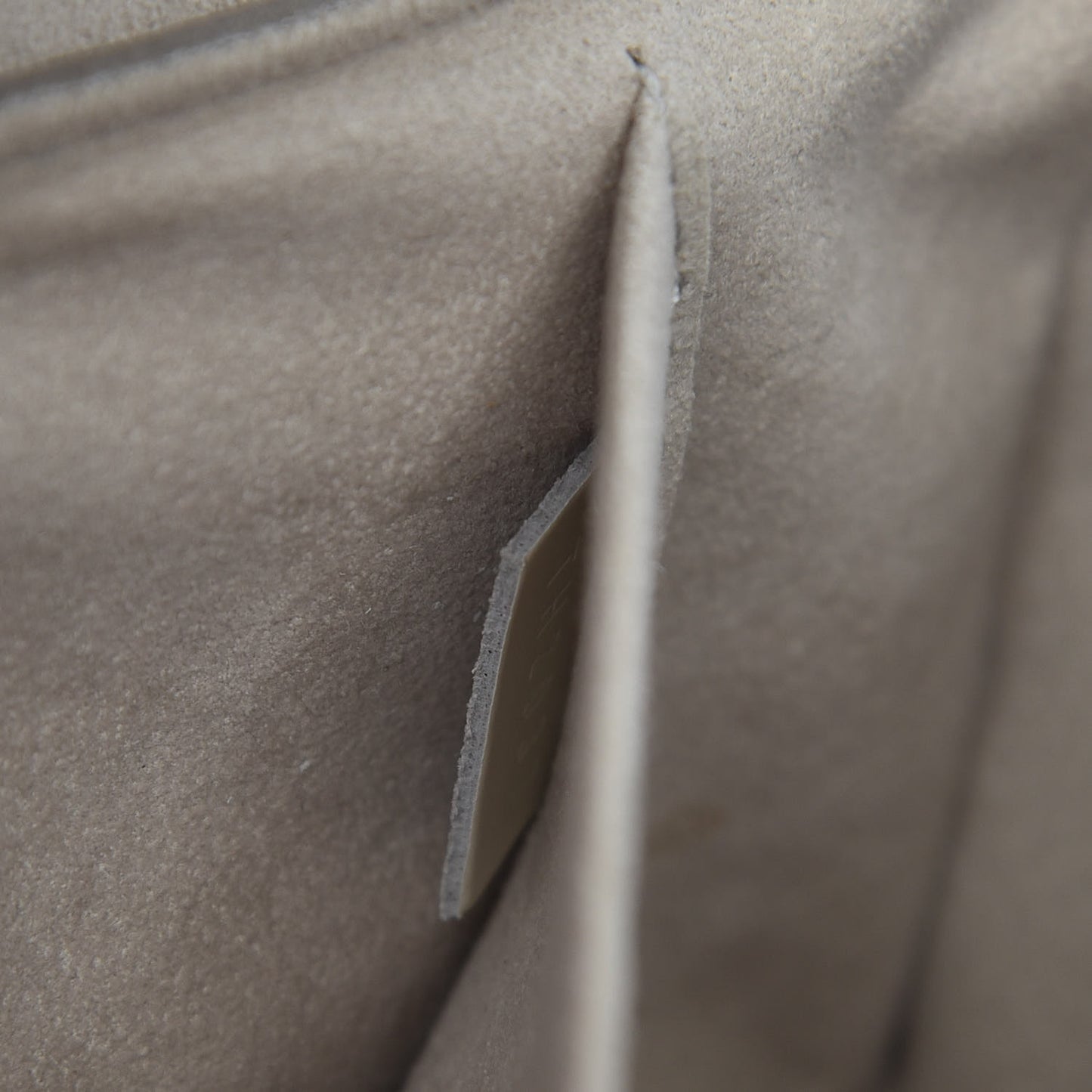 Epi Montaigne Clutch Ivory