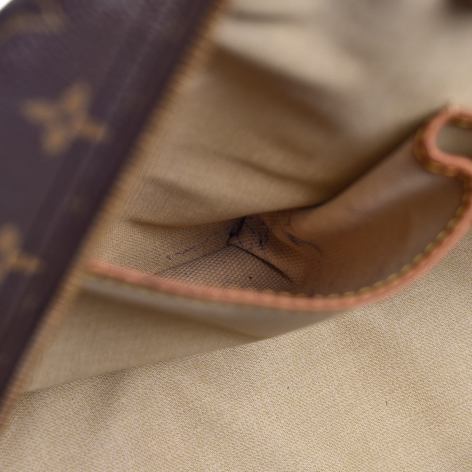 Louis Vuitton Monogram Deauville 9 of 16