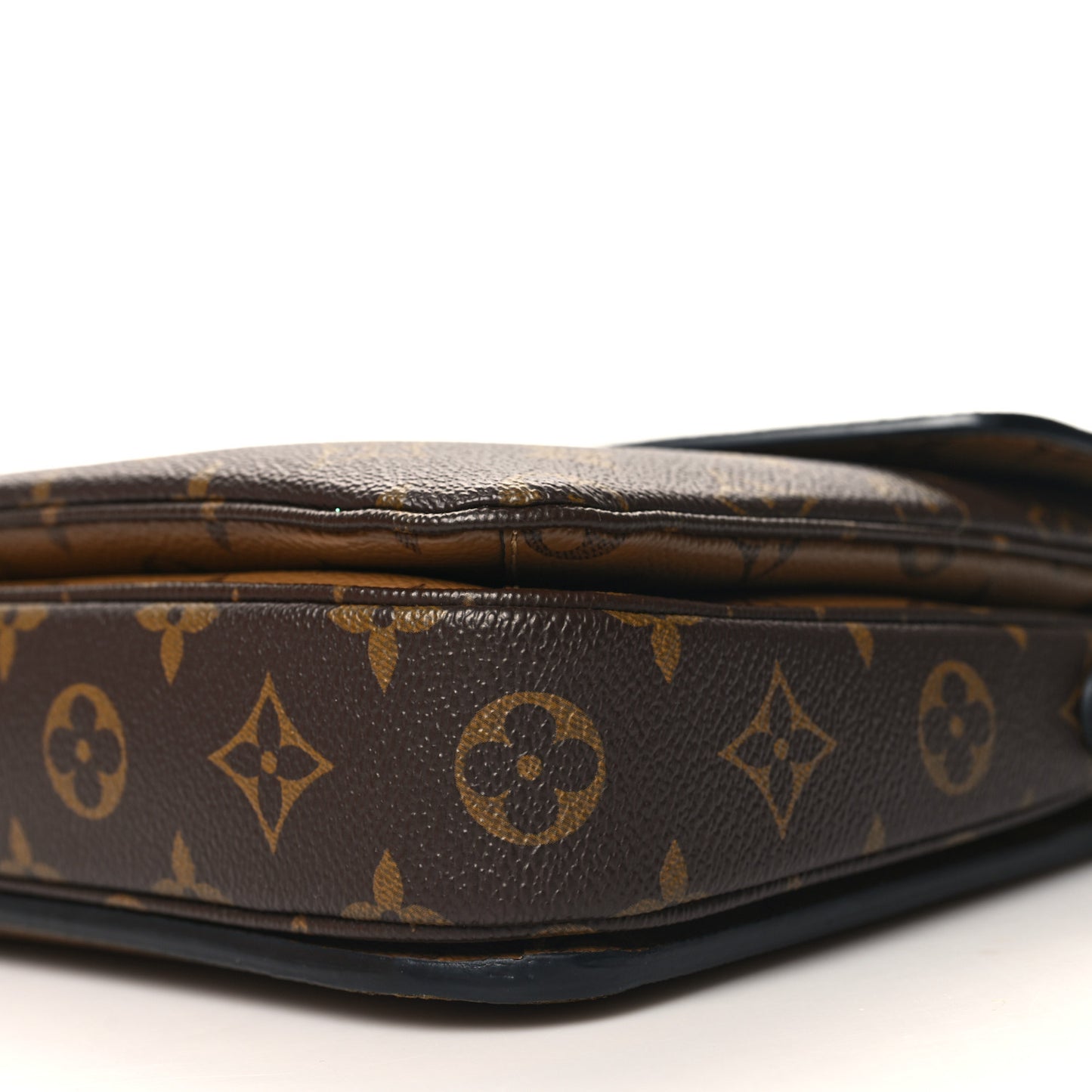 Reverse Monogram Pochette Metis