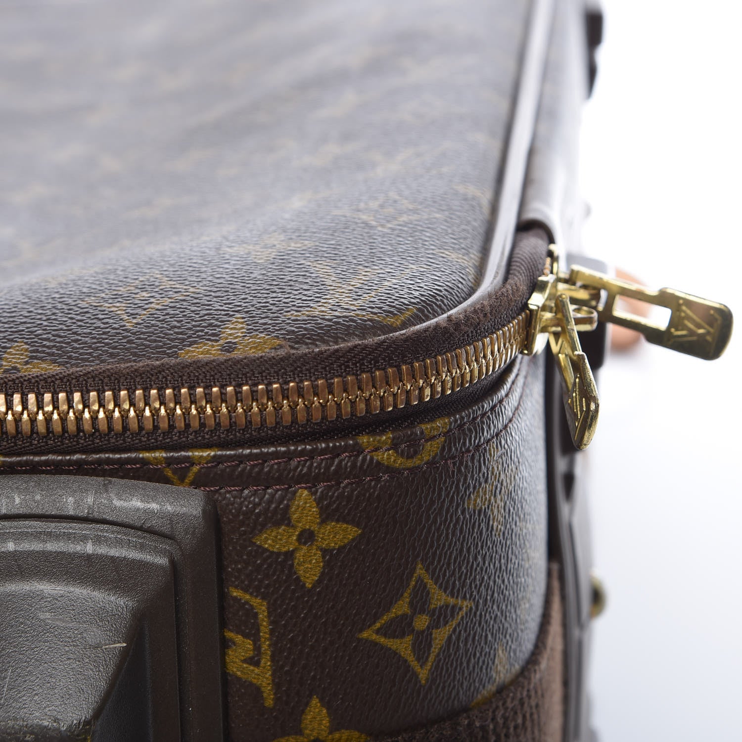 Louis Vuitton Monogram Pegase 55 18 of 19