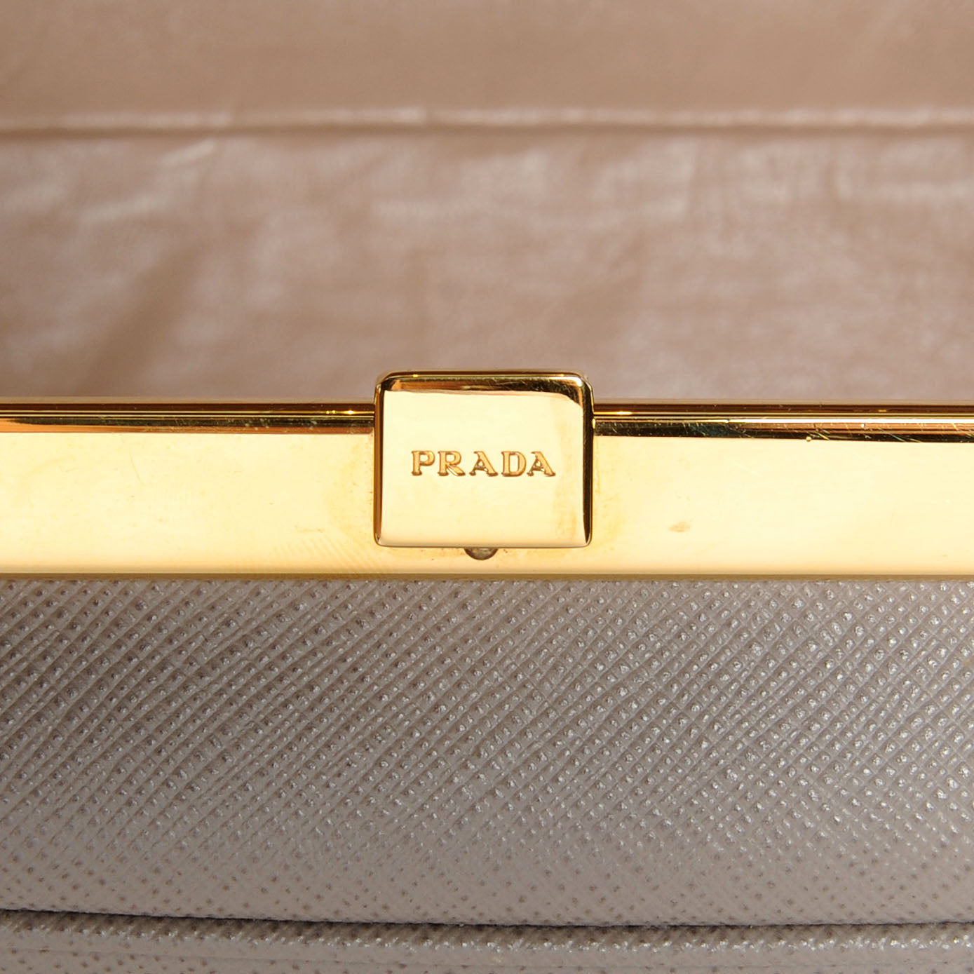 Saffiano Lux Pyramid Bag Argilla