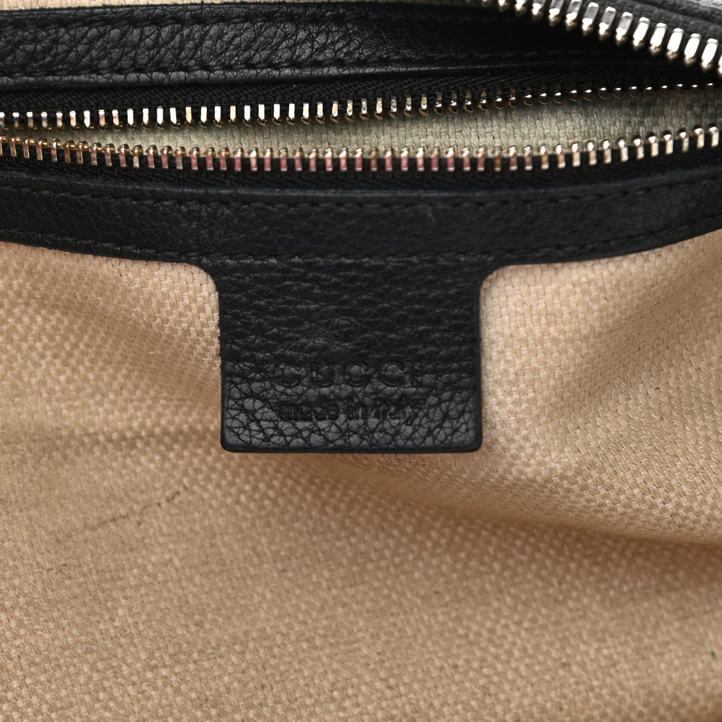 Pebbled Calfskin Medium Soho Hobo Black