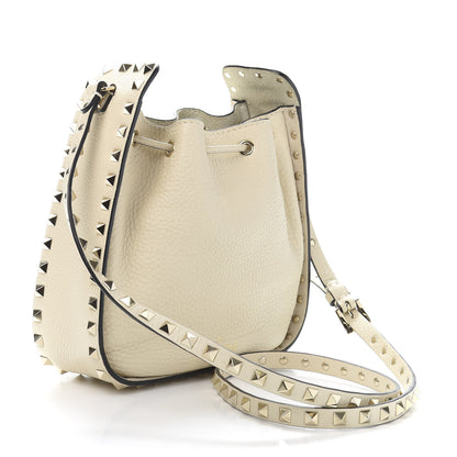 Valentino Garavani Grained Calfskin Rockstud Bucket Bag Light Ivory 3 of 12