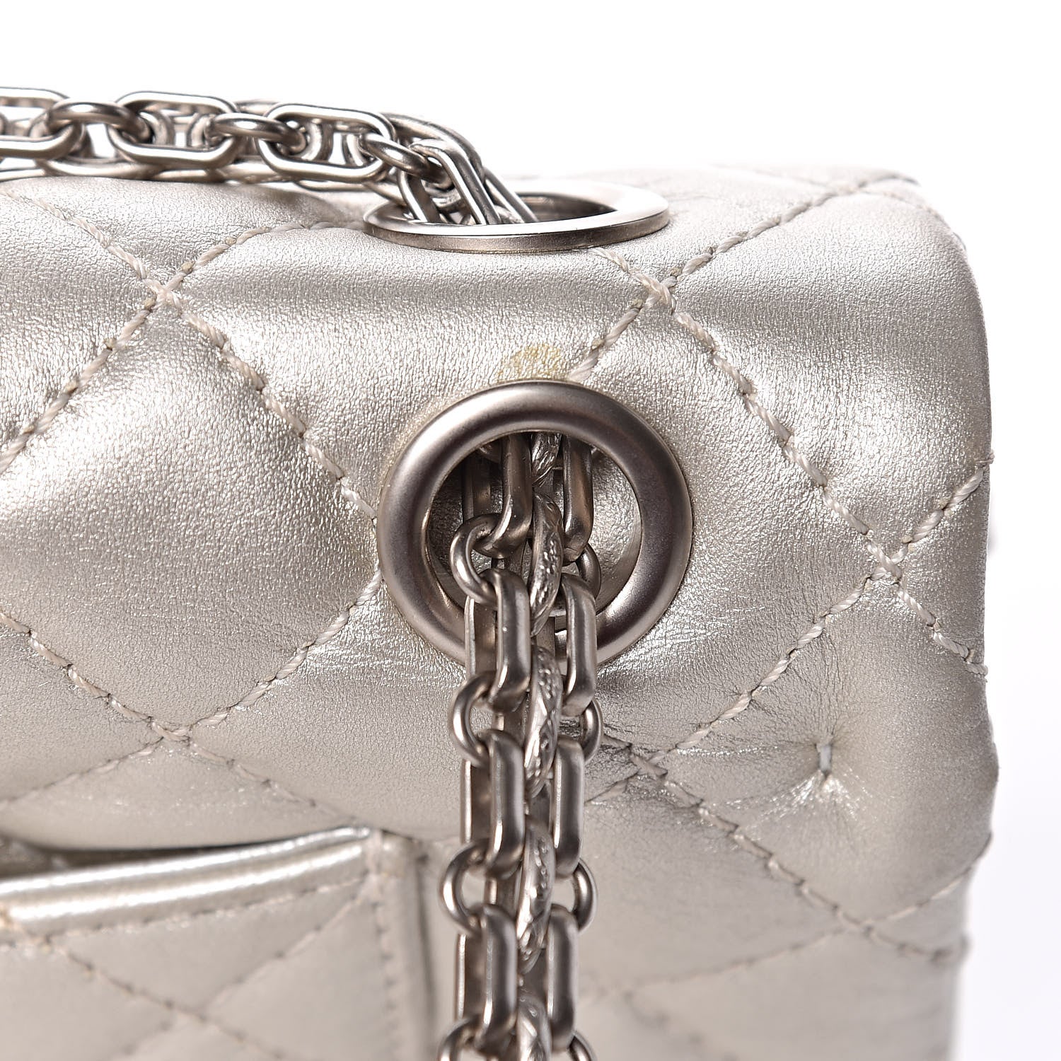 Chanel Metallic Lambskin 2.55 Reissue 225 Flap Pale Gold 31 of 32
