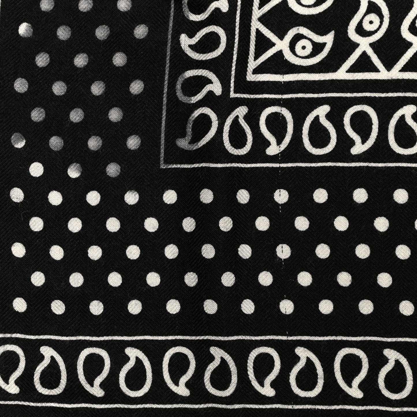 Cashmere Silk Bandana Shawl 140 Black White