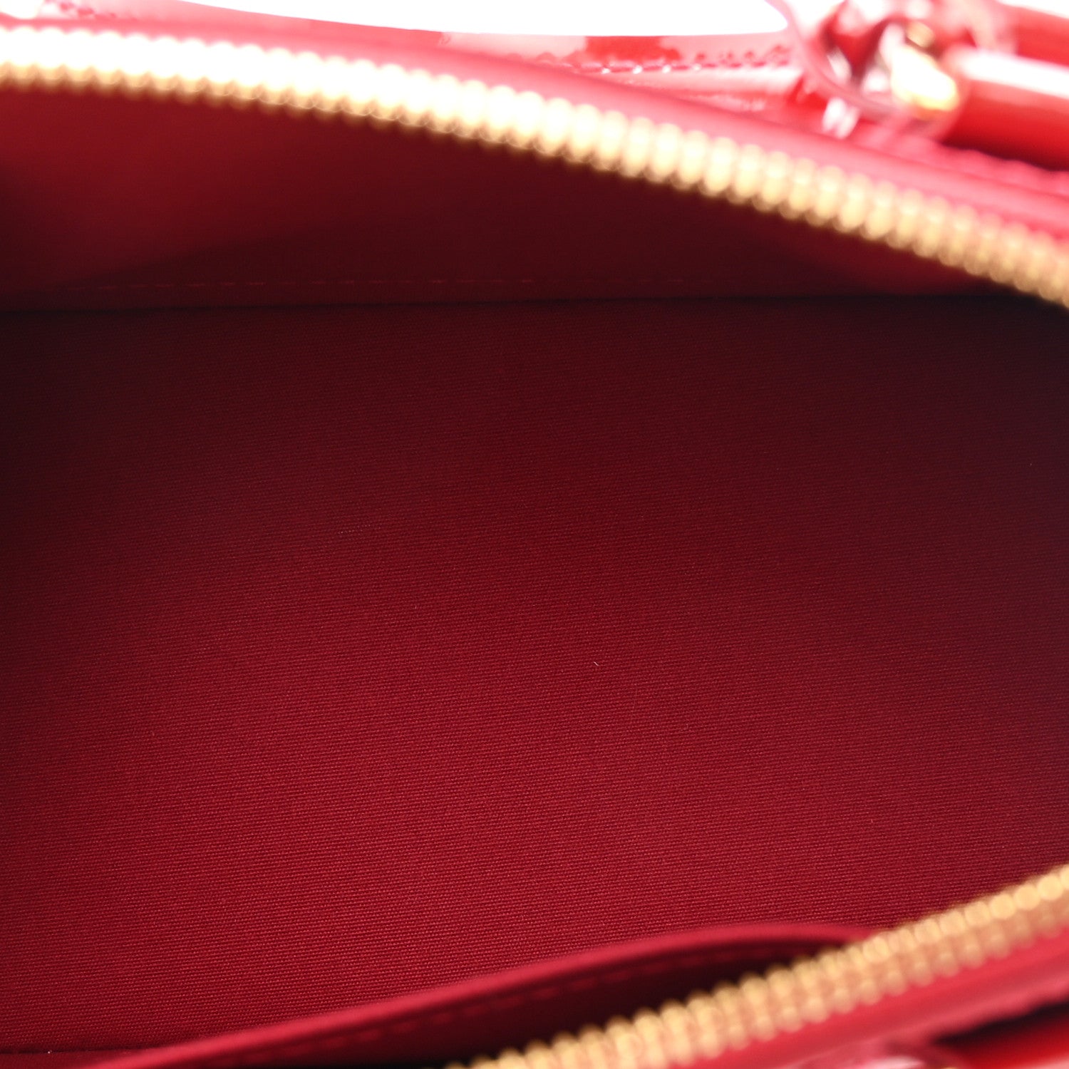 Louis Vuitton Vernis Alma BB Pomme D'Amour 5 of 9