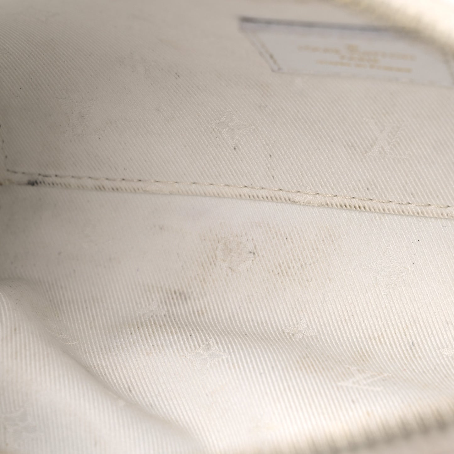 Calfskin Bubblegram Papillon BB Snow White