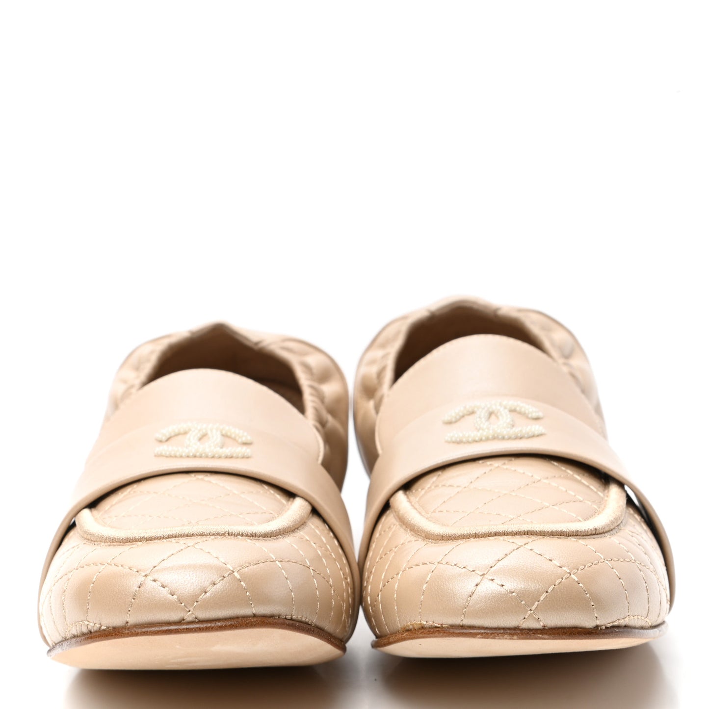Laminated Lambskin Womens Quilted Elastic CC Moccasin Loafers 39 Beige