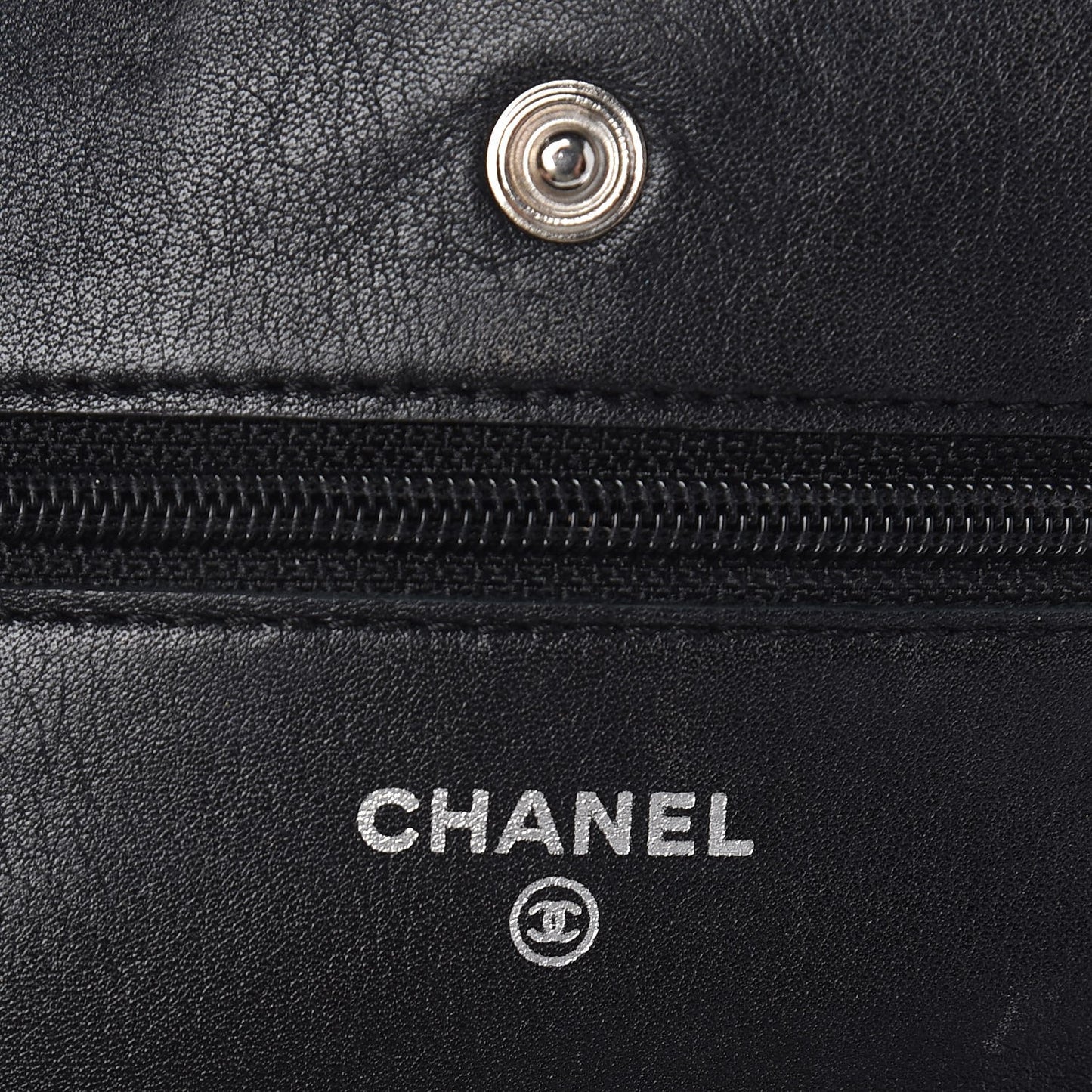 Patent Quilted Wallet On Chain WOC Black
