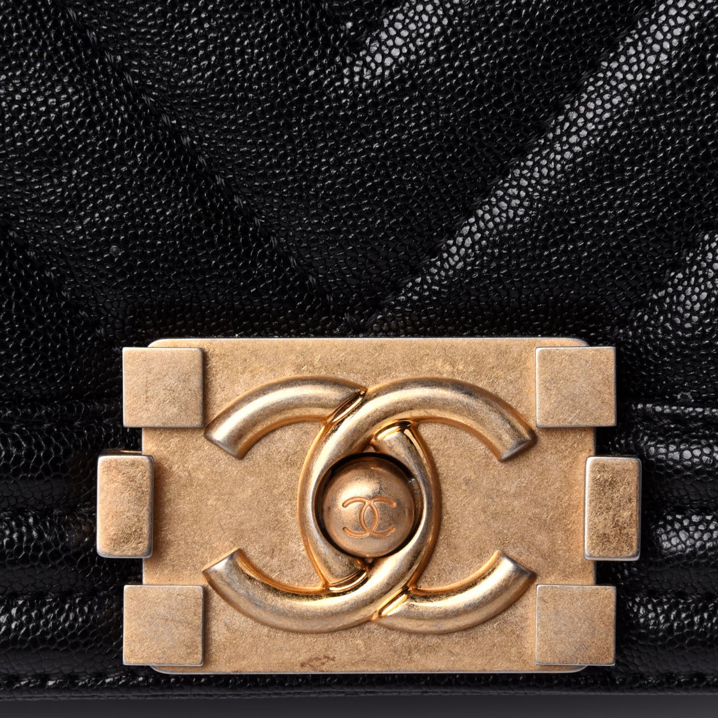 Caviar Chevron Quilted Small Boy Flap Black
