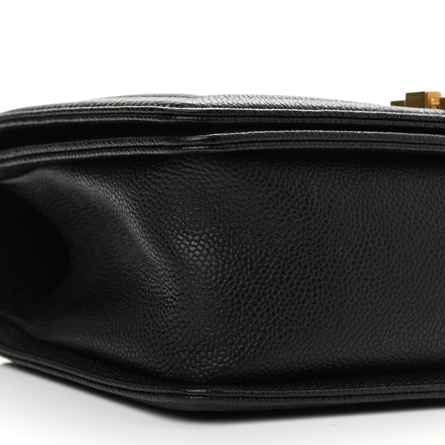 Caviar Quilted Medium Boy Flap Black