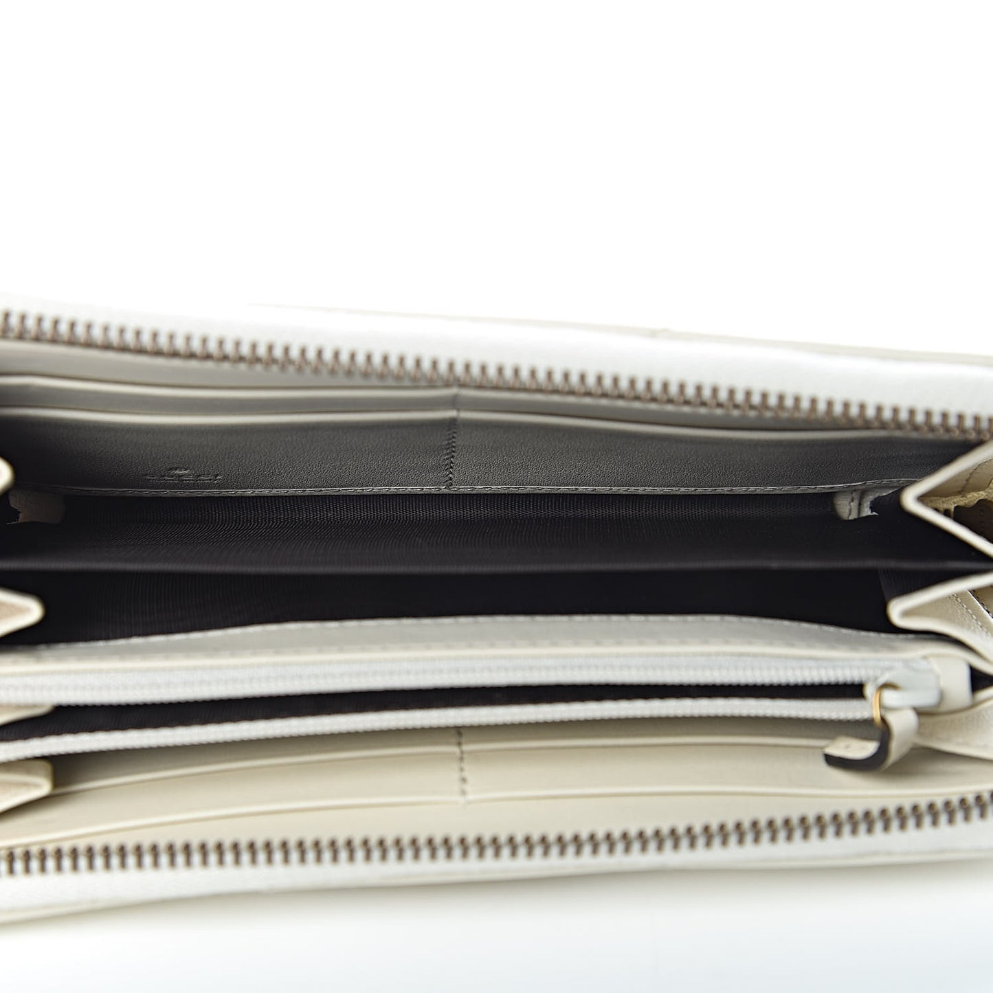 Calfskin Matelasse GG Marmont Zip Around Wallet White