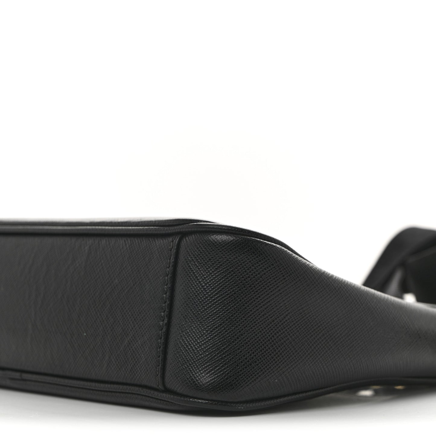 Saffiano Lux Re-Edition 2005 Shoulder Bag Black