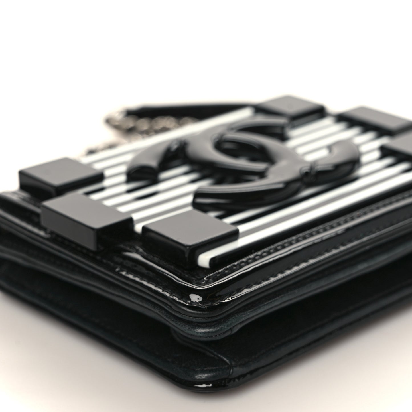 Plexiglass Patent Mini Striped Boy Brick Flap Black White