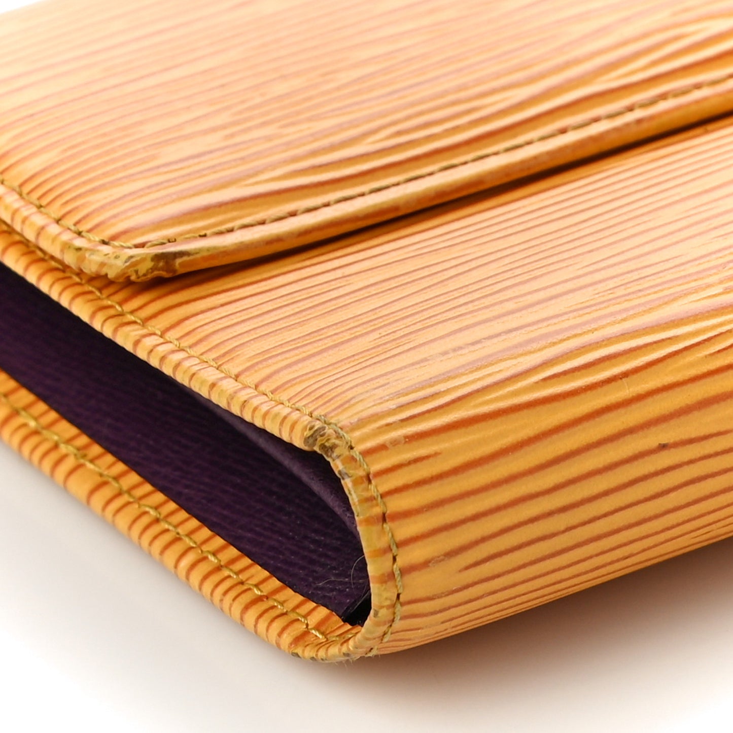 Epi Porte Tresor International Wallet Tassil