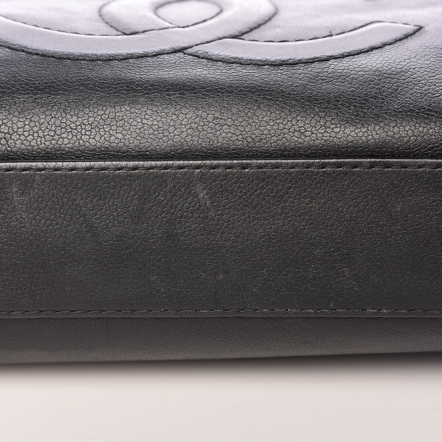 Caviar Large CC Tuck Tote Black