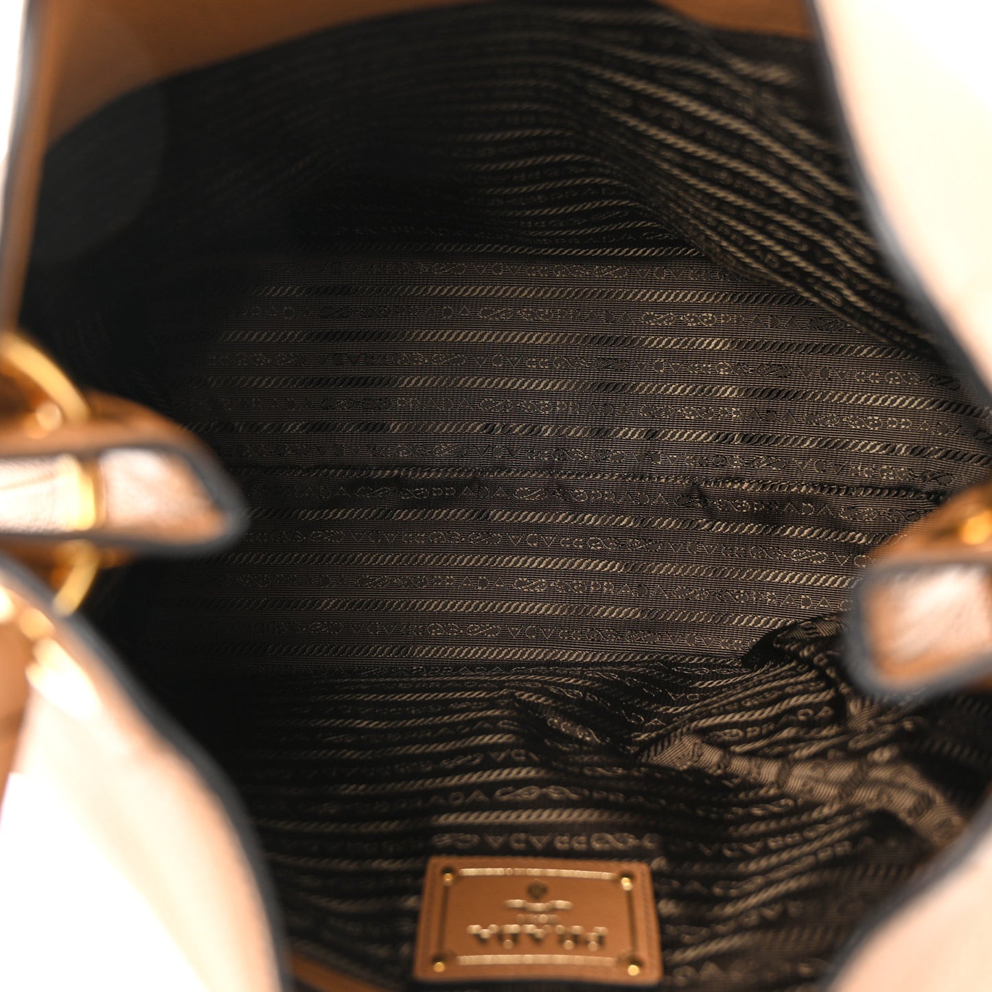 Vitello Phenix Embossed Logo Hobo Caramel