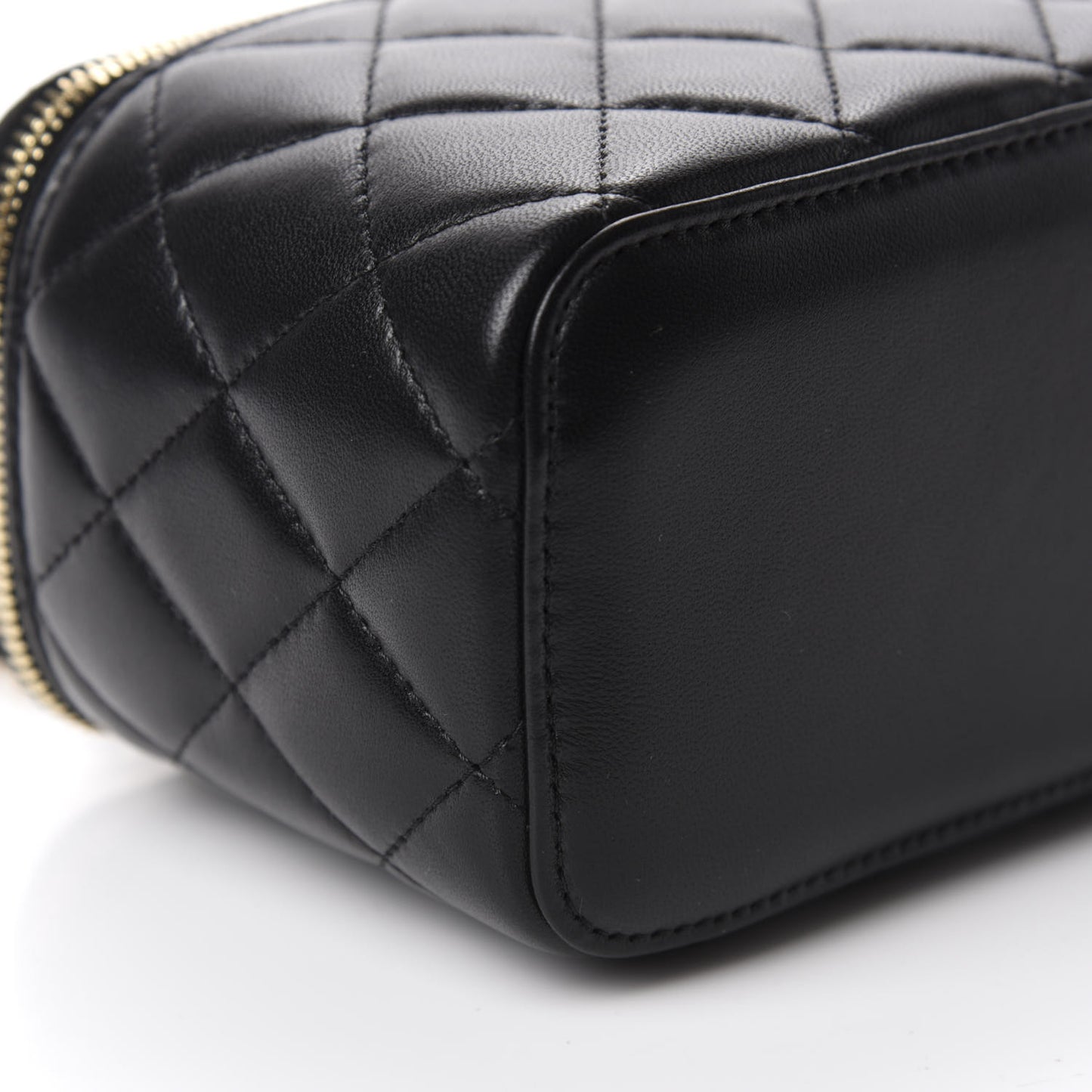 Lambskin Quilted Trendy Small Vanity Case With Chain Black