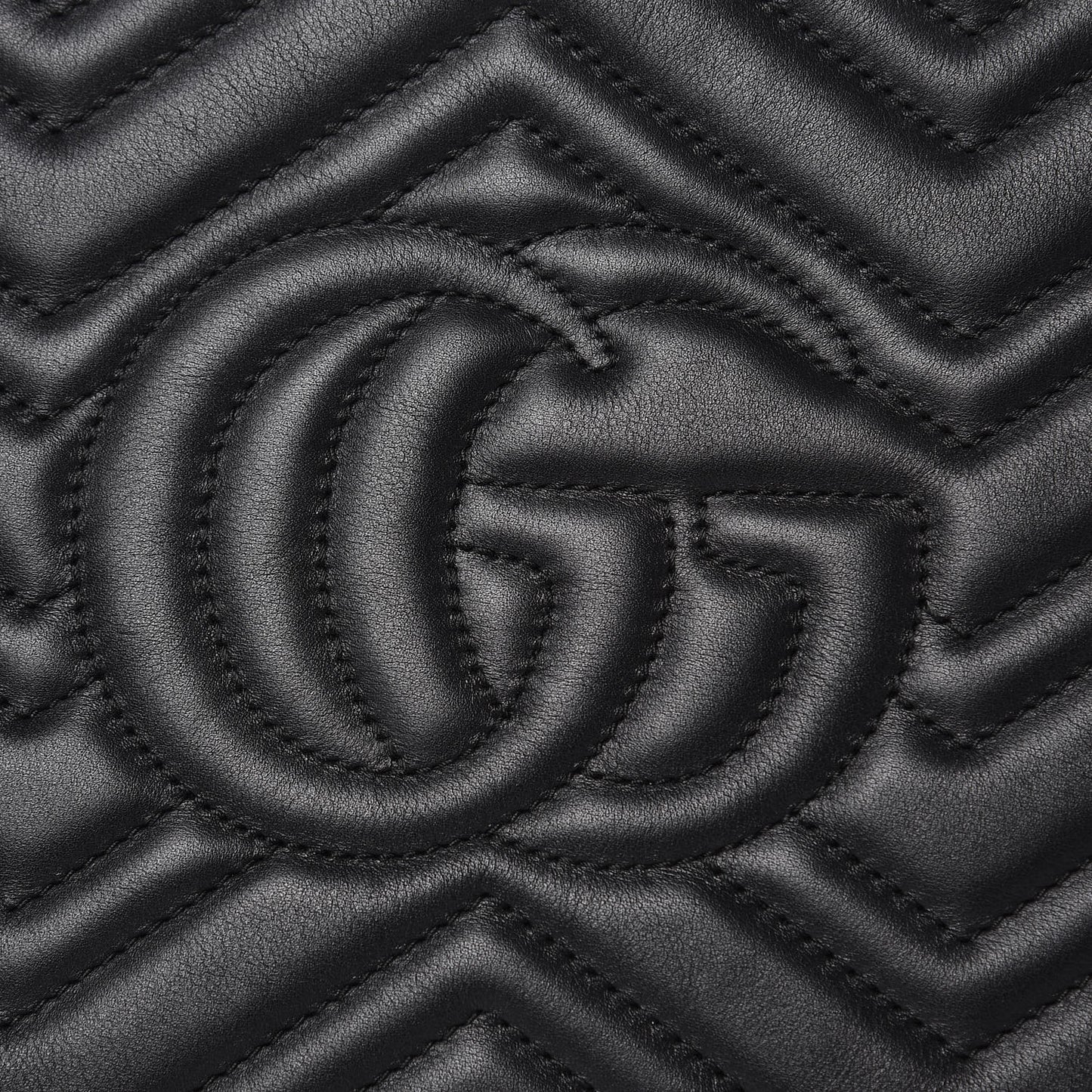 Calfskin Matelasse Chevron Heart GG Marmont Clutch Black