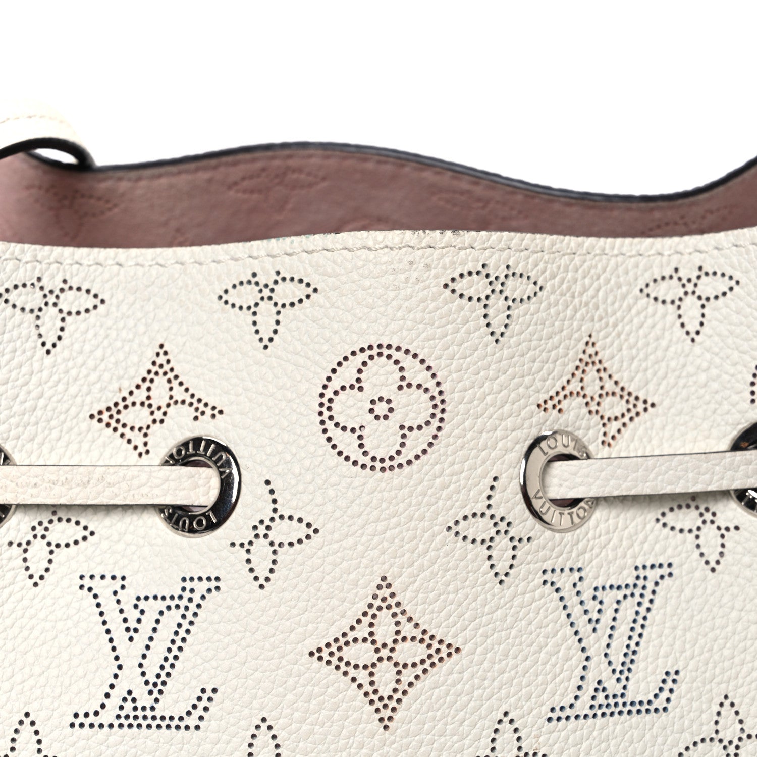 Louis Vuitton Mahina Bella Snow White 8 of 12