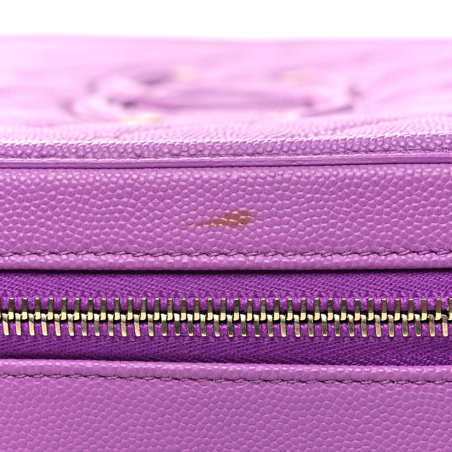 Caviar Quilted Medium CC Filigree Vanity Case Purple