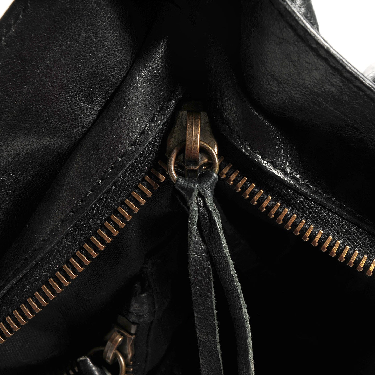 Chevre Classic Hardware First Black