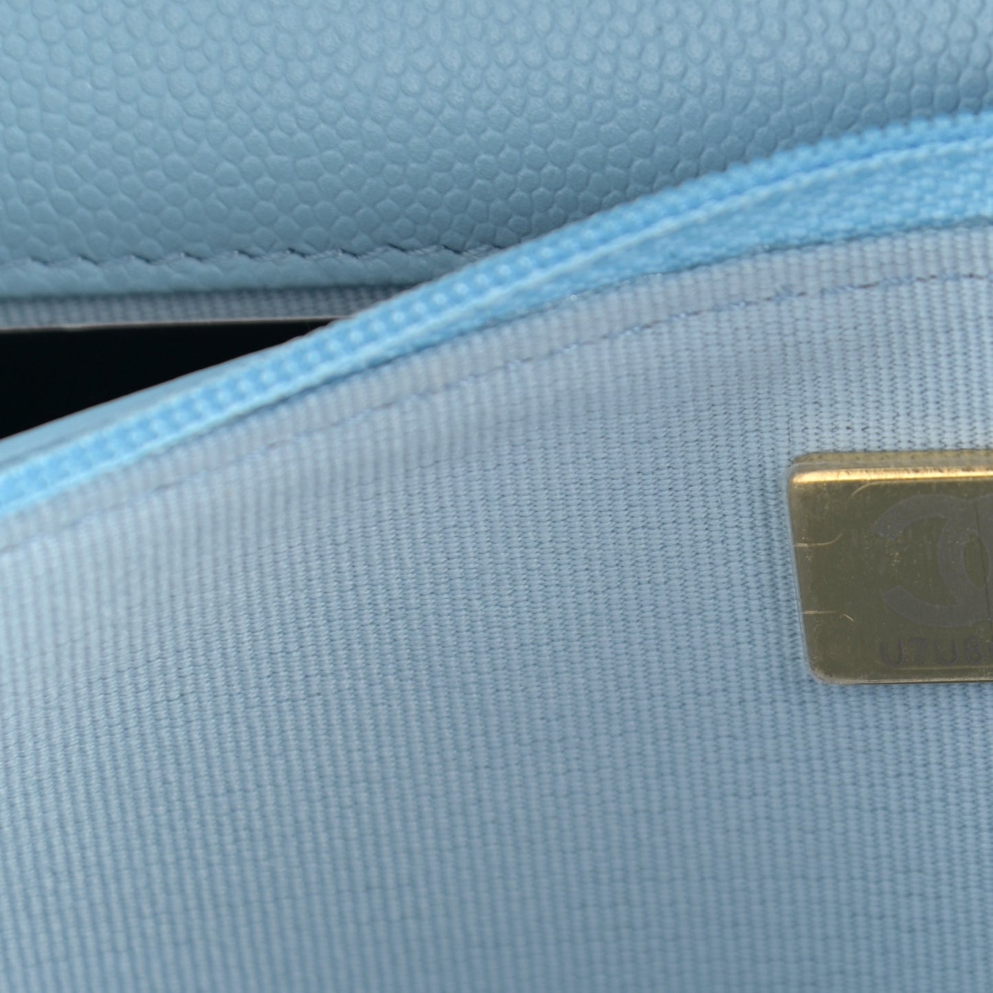 Caviar Quilted Crystal CC Wallet On Chain WOC Light Blue