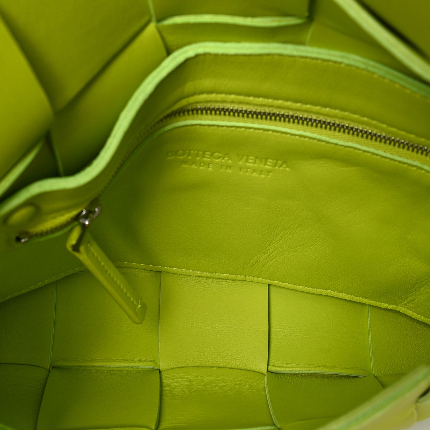 Bottega Veneta Lambskin Maxi Intrecciato Cassette Crossbody Bag Acid Kiwi 5 of 8