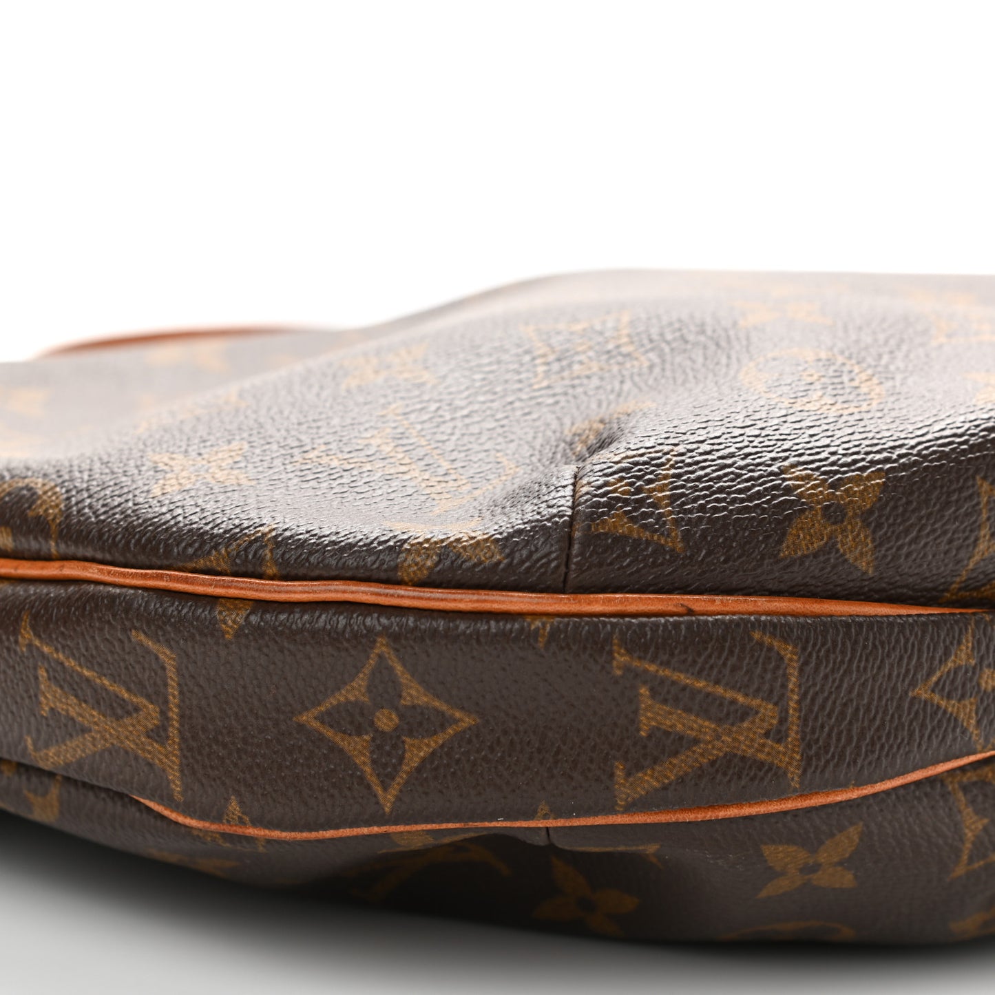 Monogram Croissant MM