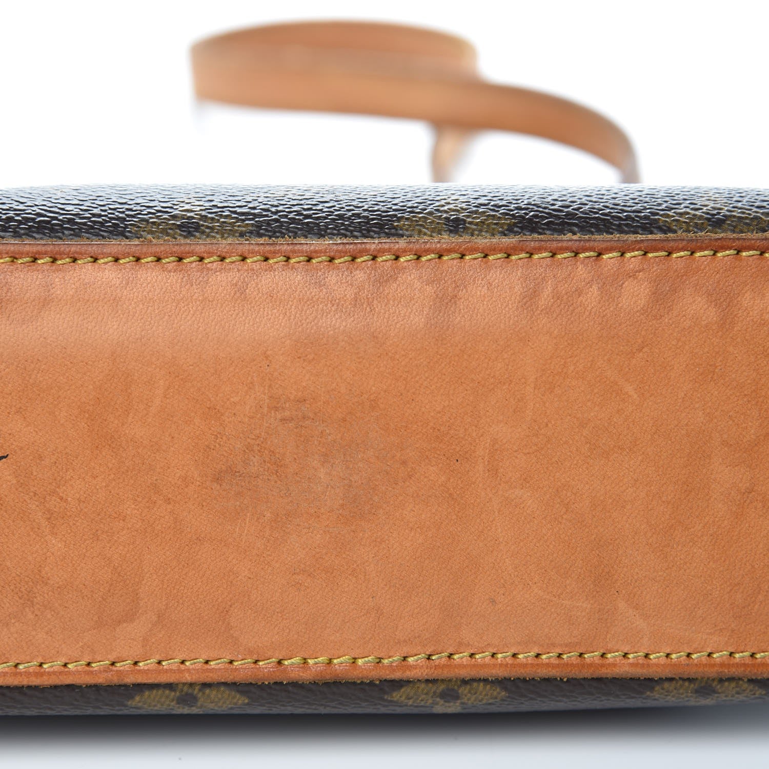 Louis Vuitton Monogram Trotteur 11 of 12