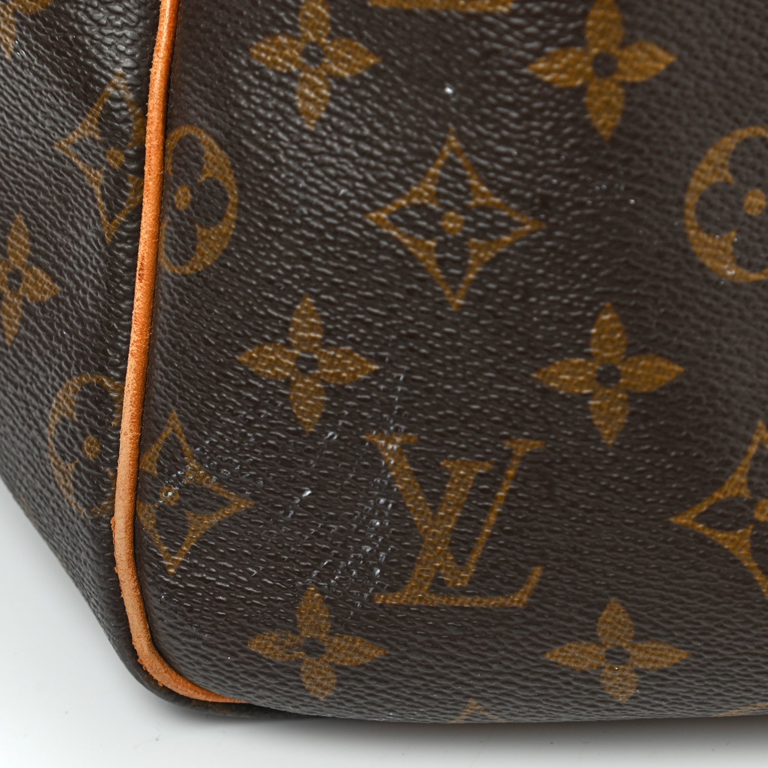 Louis Vuitton Monogram Keepall 55 13 of 21