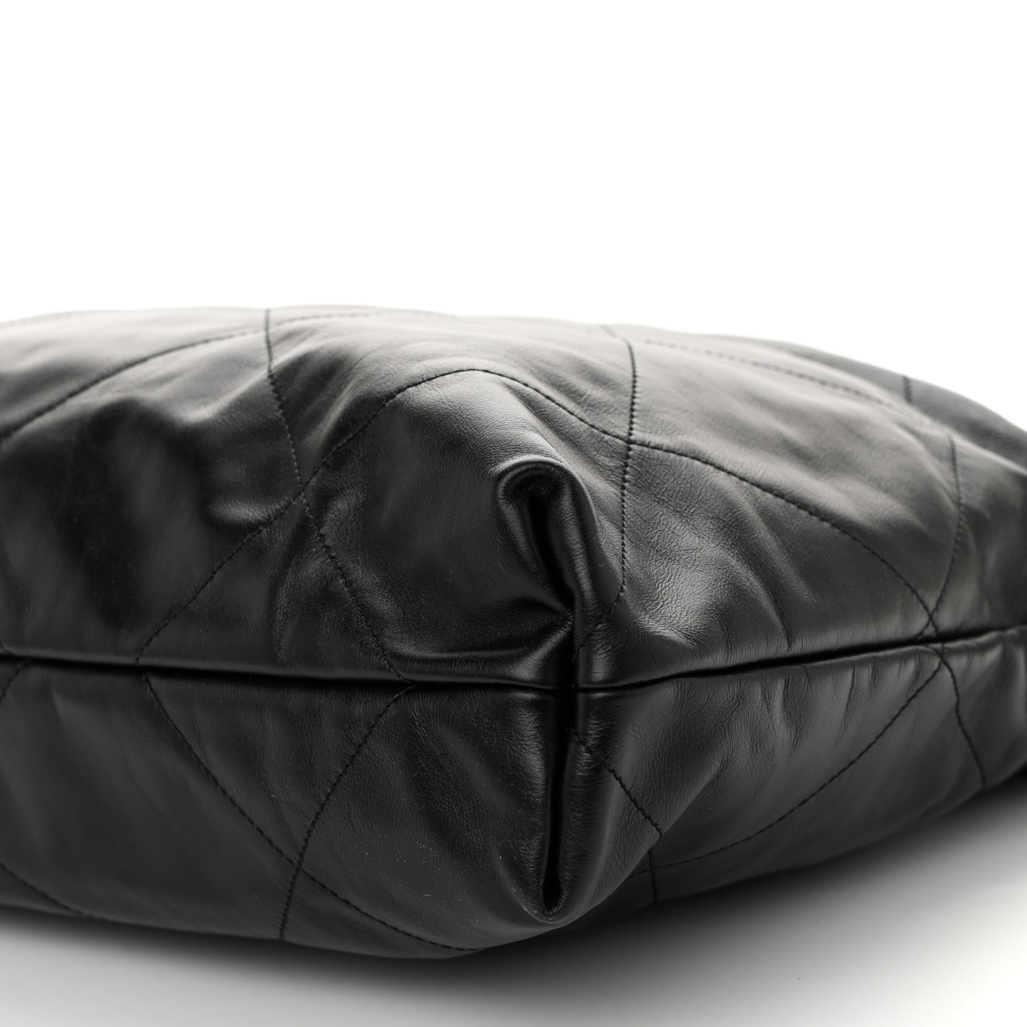 Shiny Calfskin Quilted Chanel 22 Black