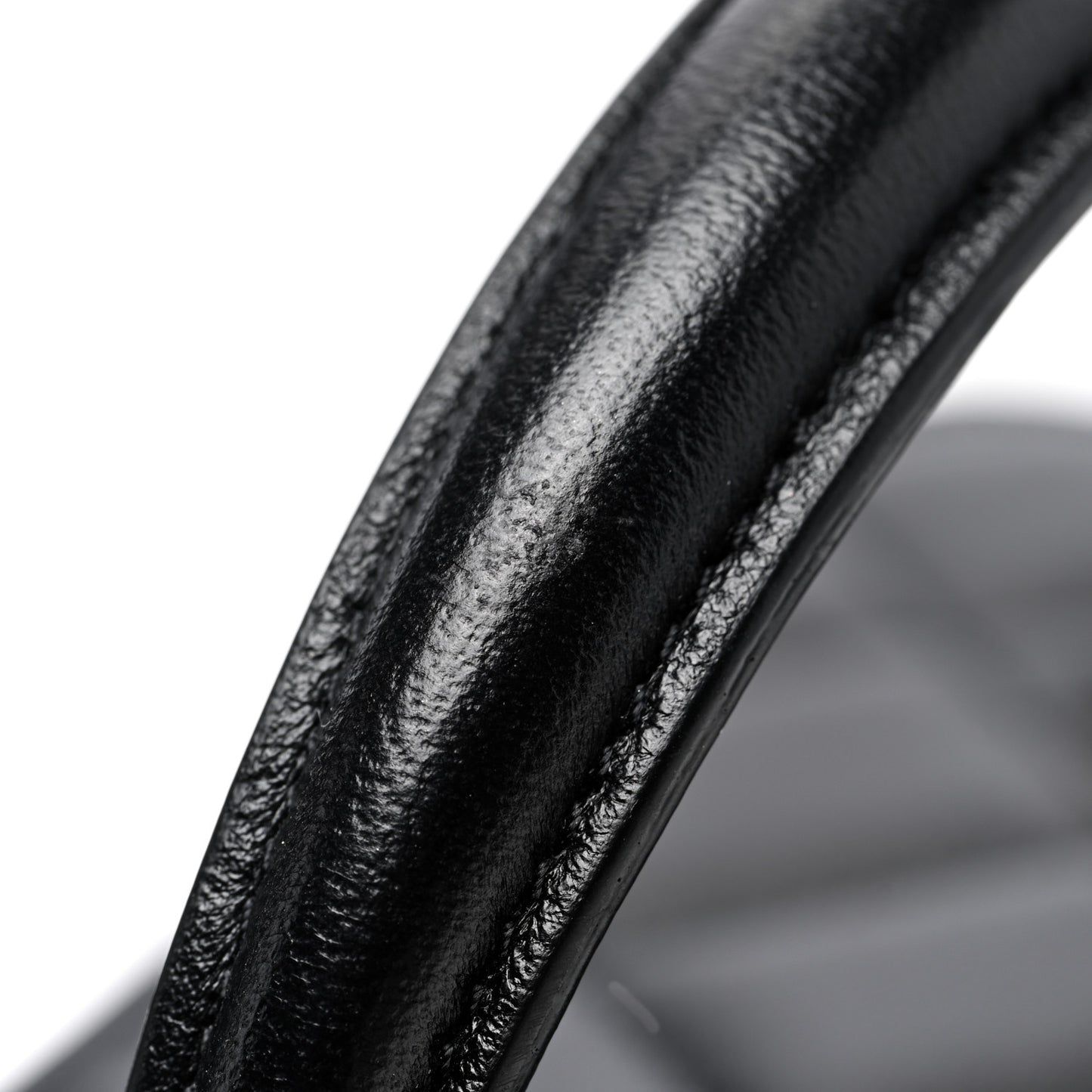 Lambskin Quilted Small Top Handle Vanity Case With Chain Black