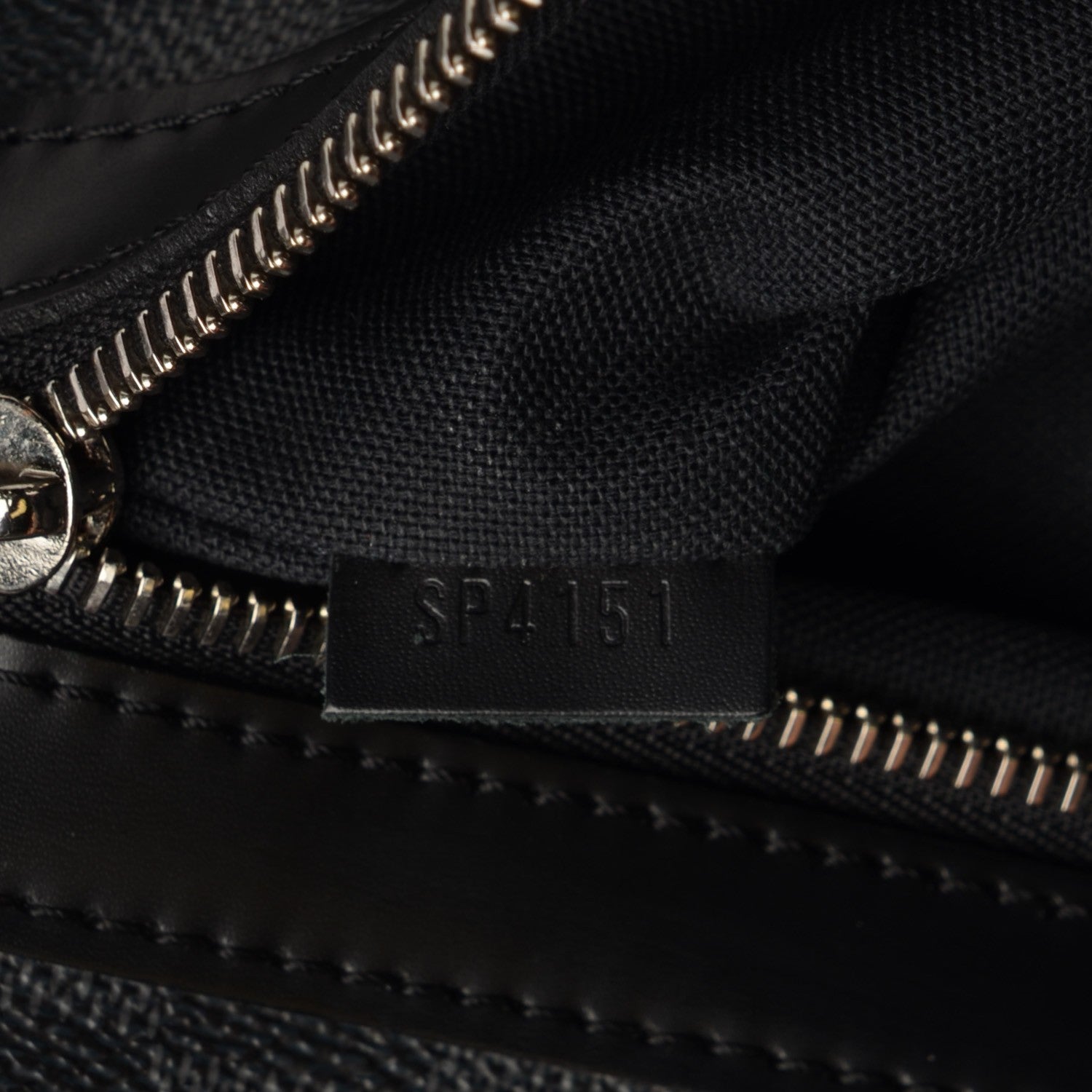 Louis Vuitton Damier Graphite Daniel GM 7 of 7