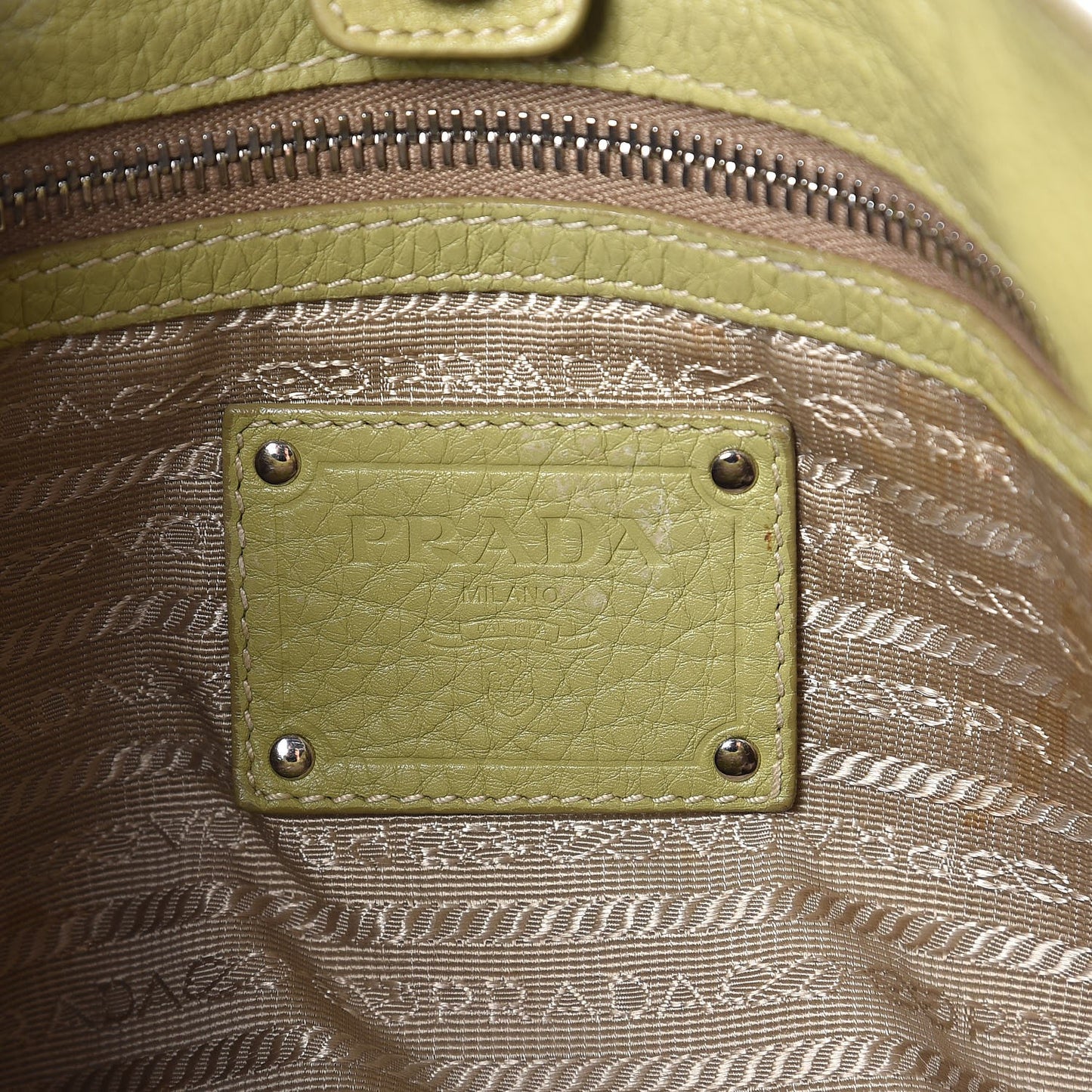 Vitello Daino Side Pocket Hobo Green