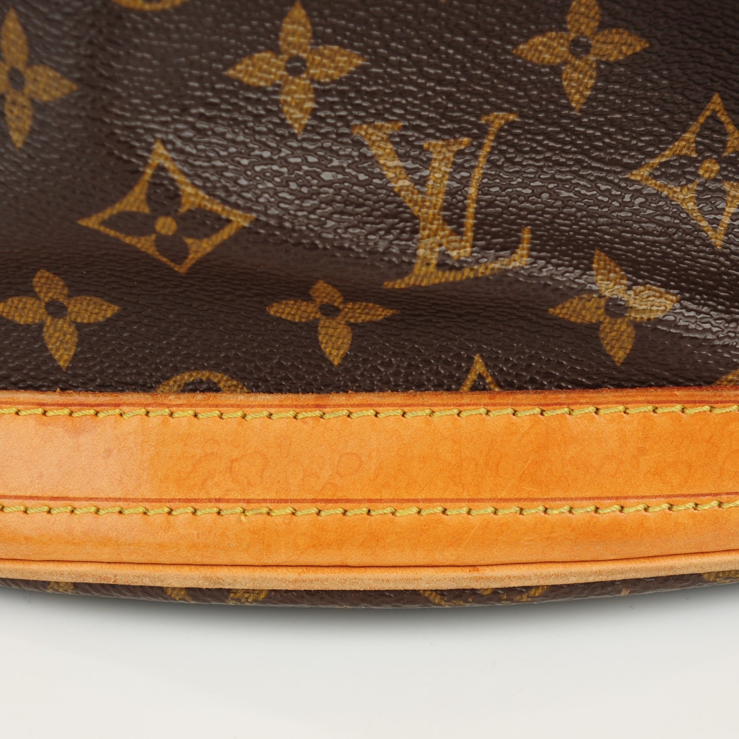 Louis Vuitton Monogram Petit Bucket 23 8 of 17
