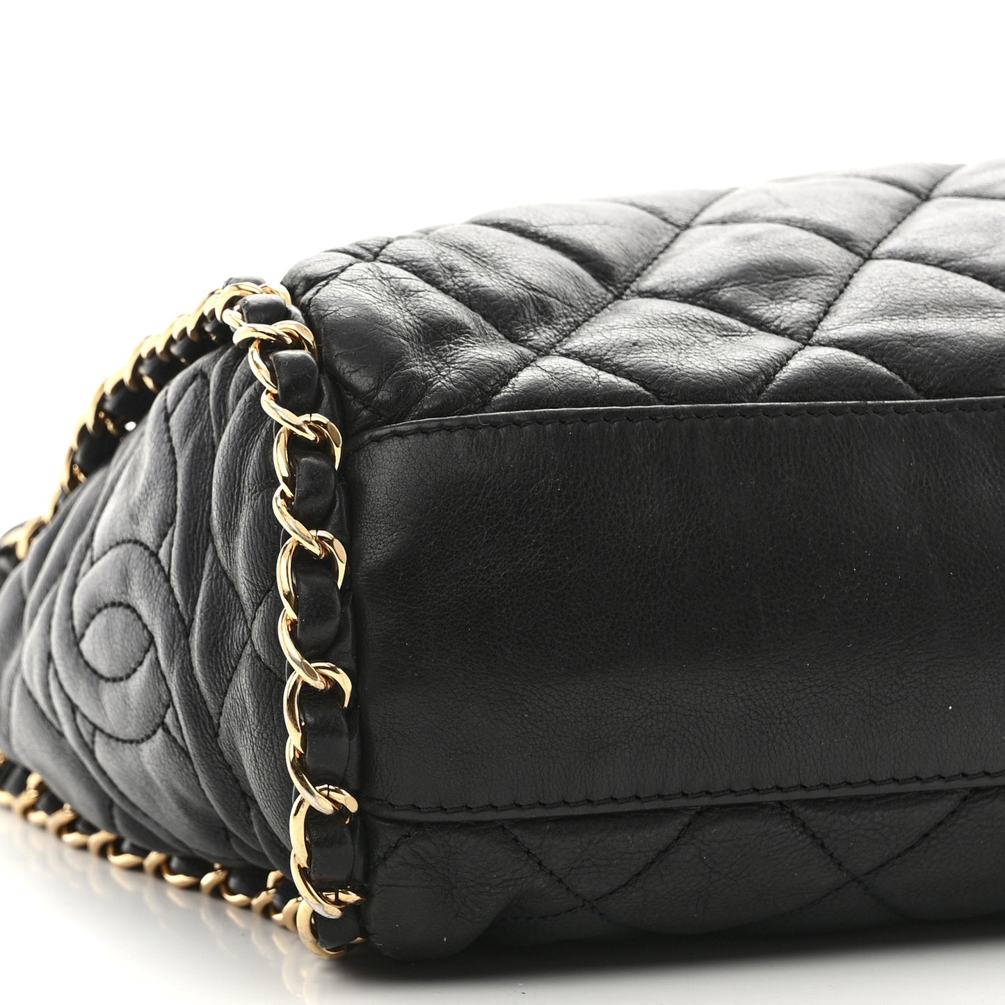 Calfskin Quilted Medium Chain Me Hobo Black