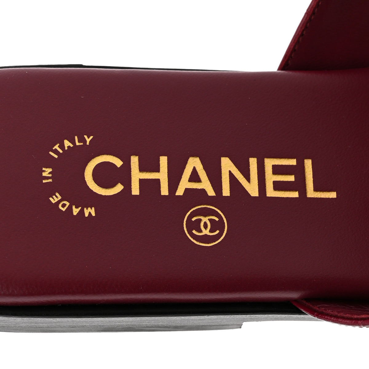 Crocodile Embossed Patent Calfskin CC Thong Sandals 40.5 Burgundy