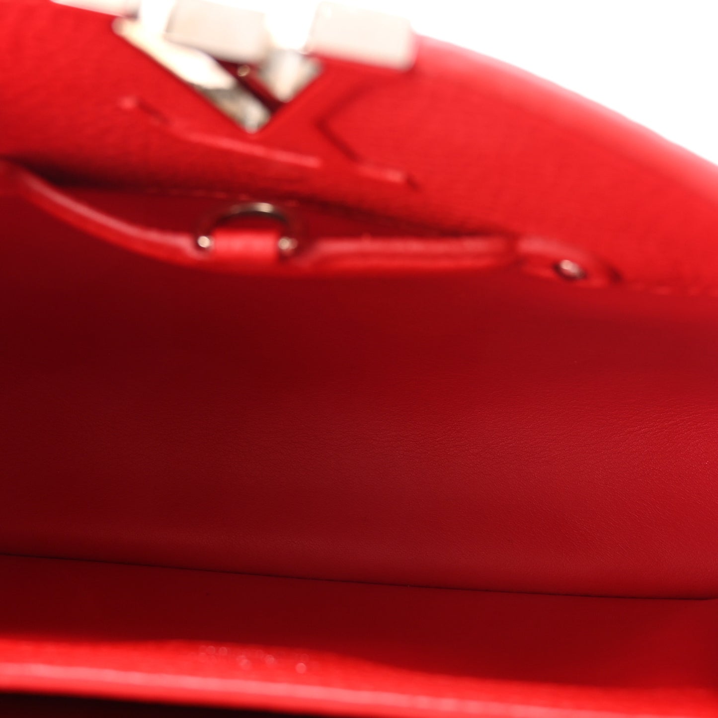 Taurillon Snakeskin Capucines BB Rubis