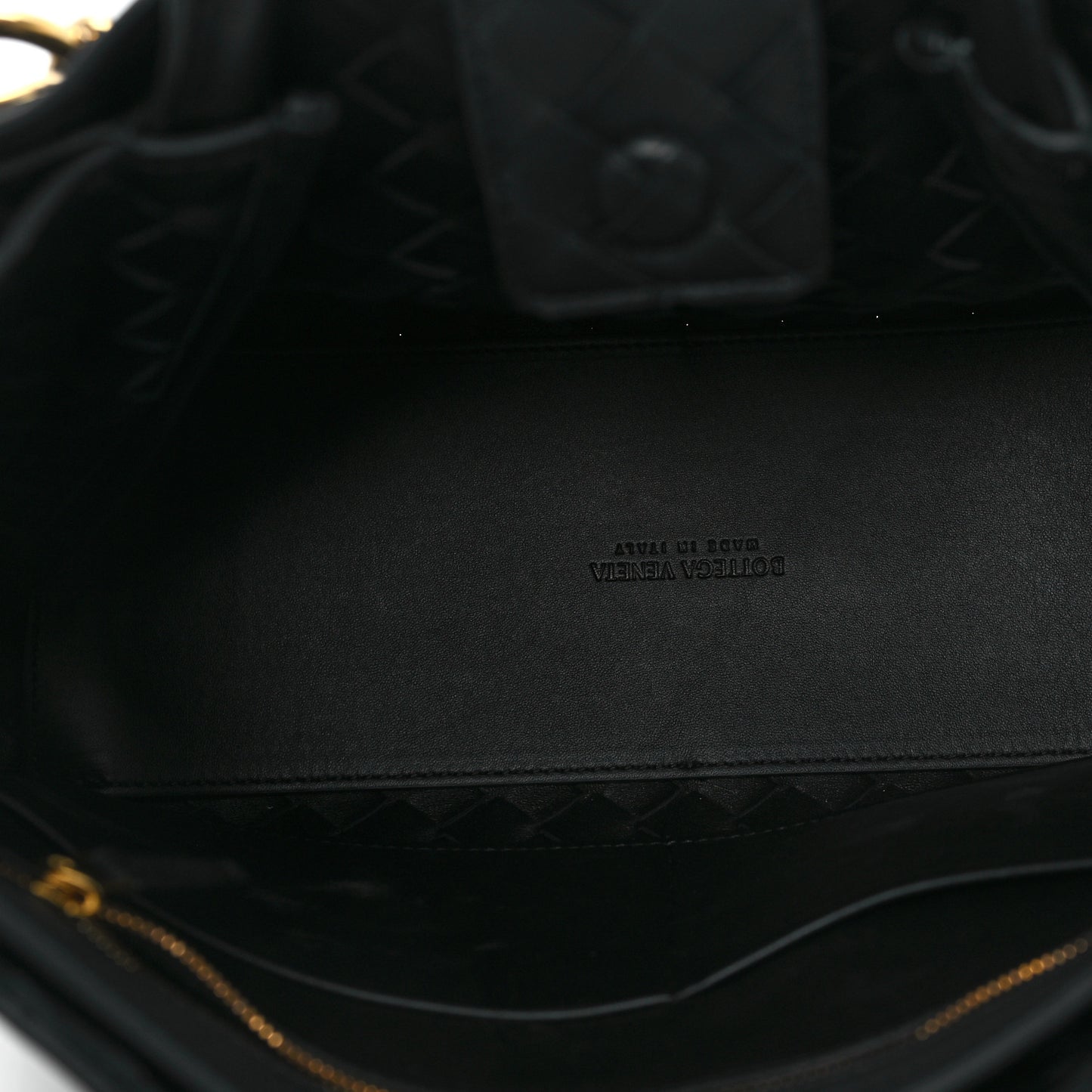 Nappa Intrecciato Medium Andiamo Shoulder Bag Black