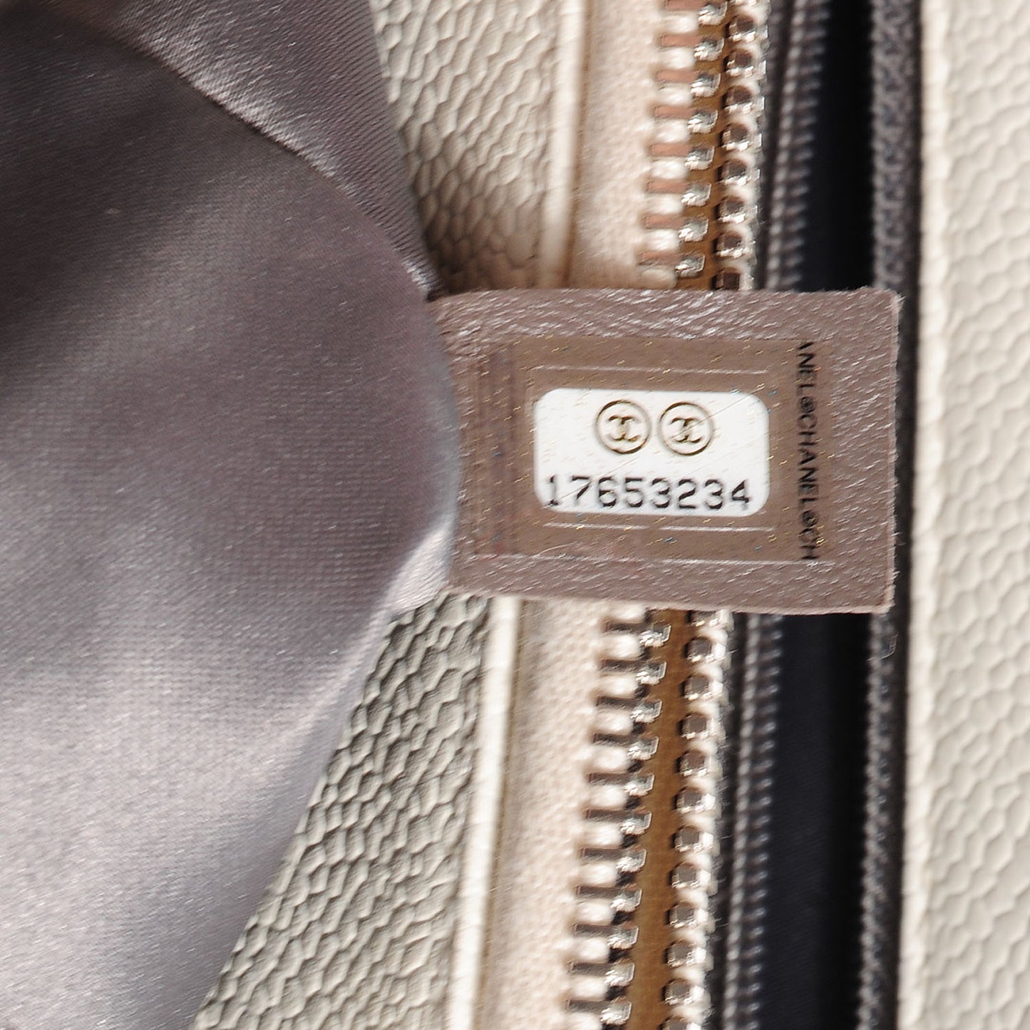 Caviar Quilted Grand Shopping Tote GST White