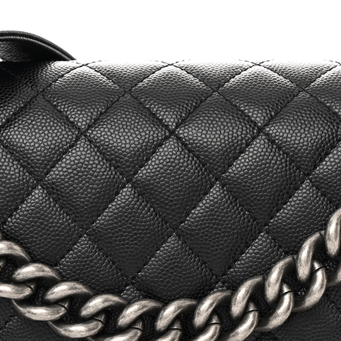 Caviar Quilted Medium Boy Flap Black