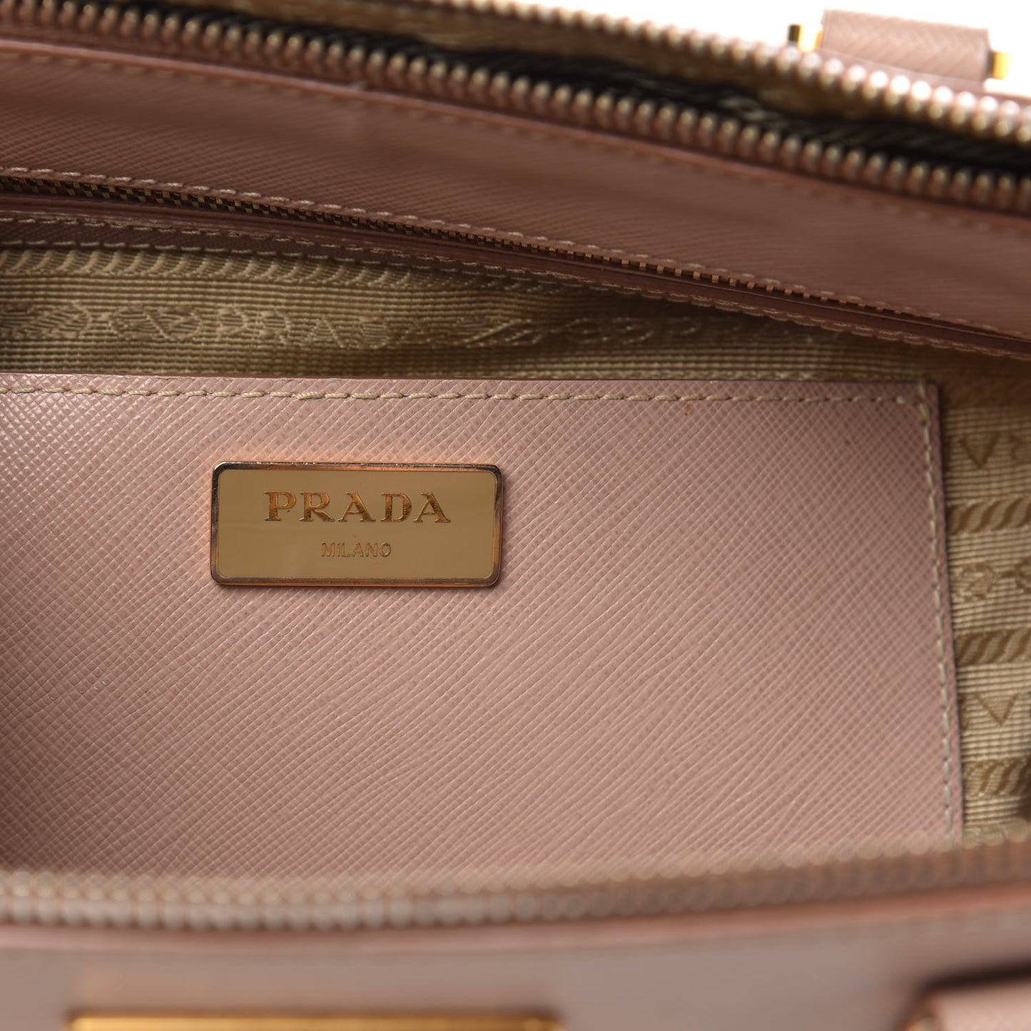 Saffiano Medium Galleria Double Zip Tote Cammeo