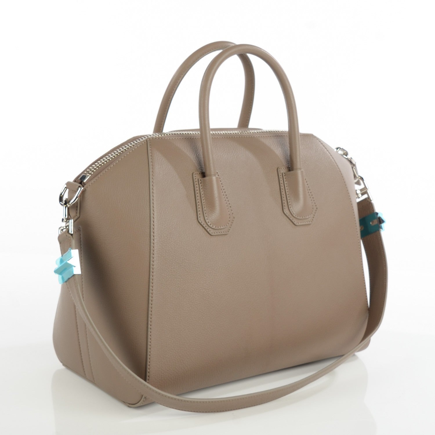 Givenchy Sugar Goatskin Medium Antigona Sand 4 of 10