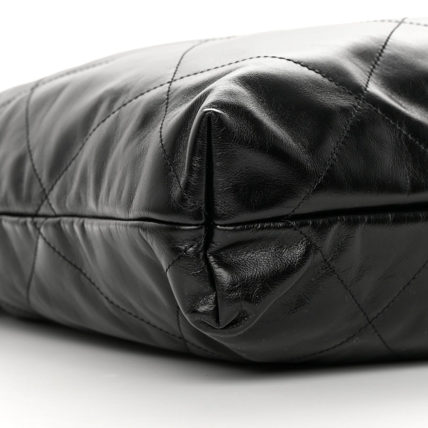 Shiny Calfskin Quilted Chanel 22 Black