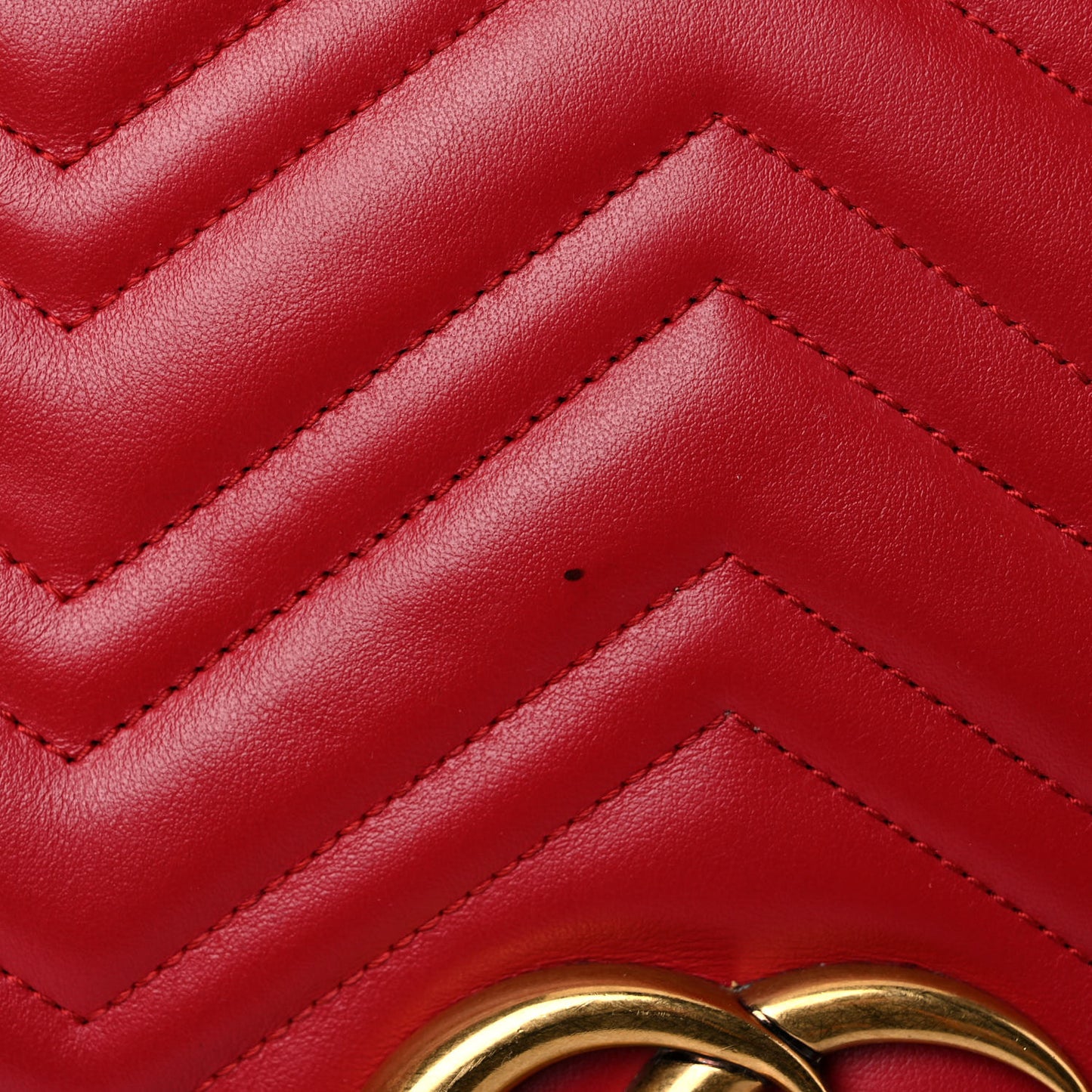 Calfskin Matelasse Large GG Marmont Shoulder Bag Hibiscus Red