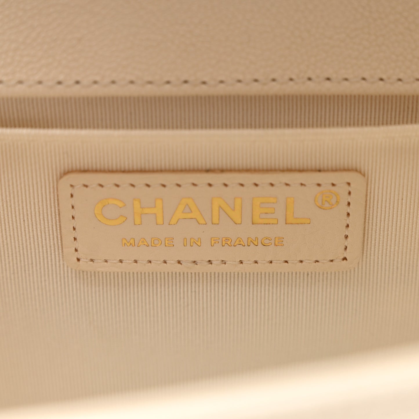 Caviar Quilted Medium Boy Flap White