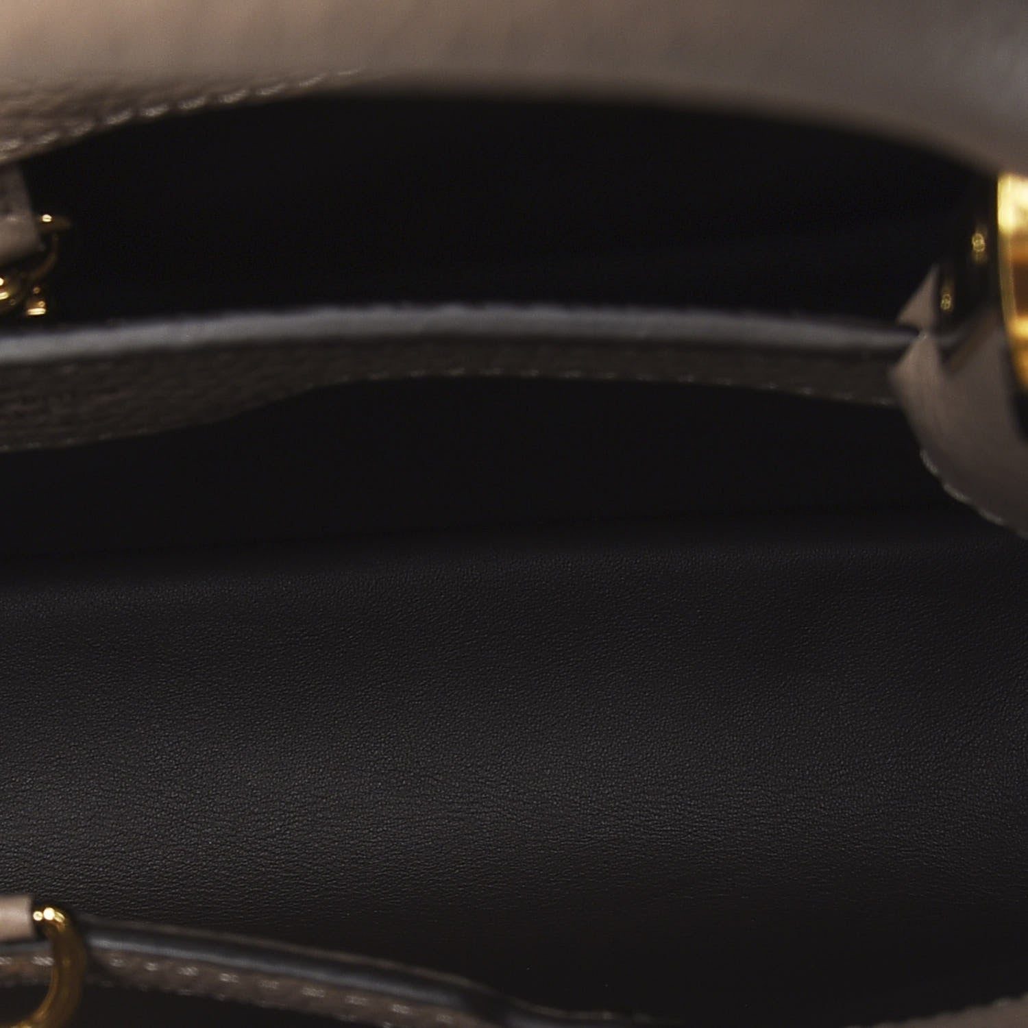 Louis Vuitton Taurillon Capucines PM Galet 4 of 9